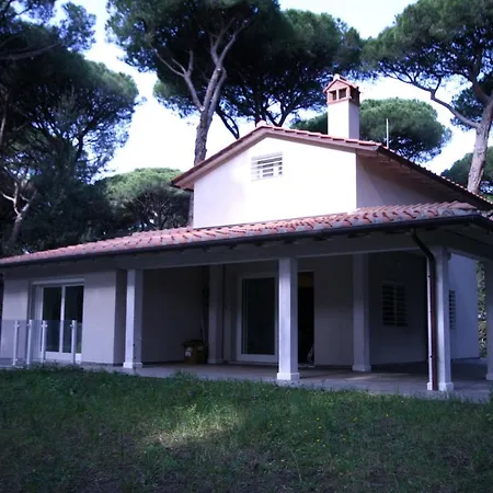 A 300 M Dal Mare Con Giardino E Posto Auto Semesterbostad